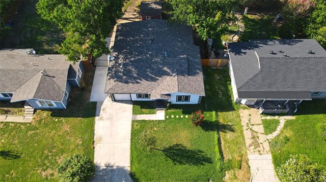 Building Photo - 6627 Onyx Dr N