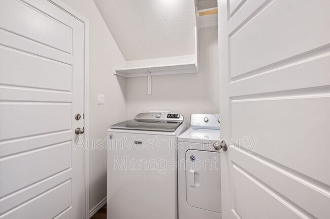 Building Photo - 3651 Sandy Brook Dr
