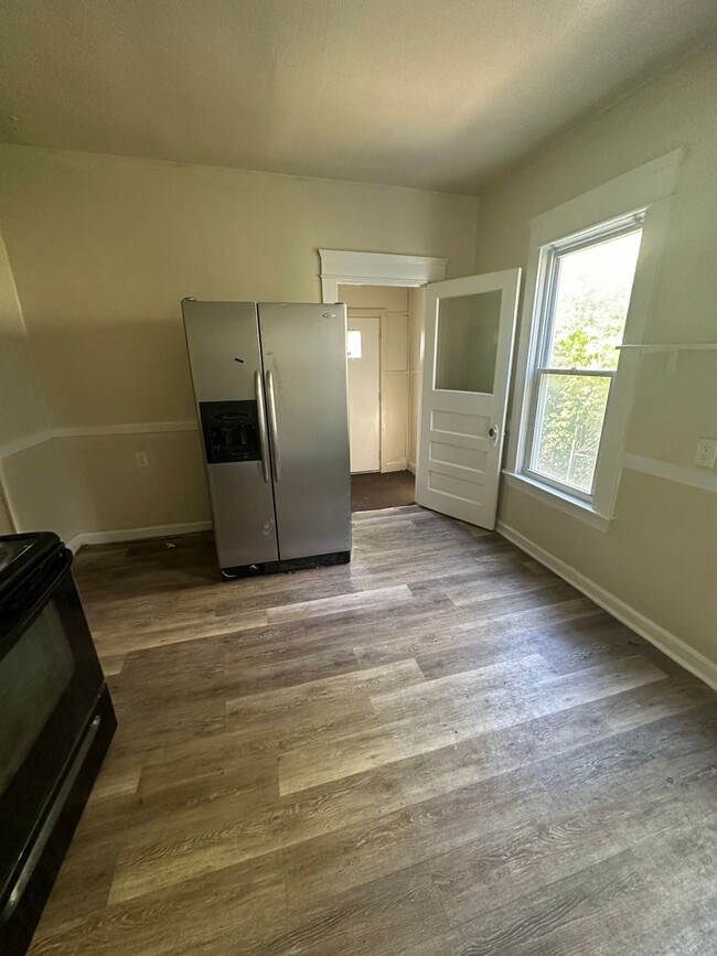 Building Photo - Three bedroom single family home on Clevel...