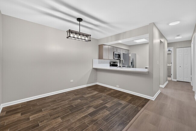 Building Photo - 718 Rodenburg Rd