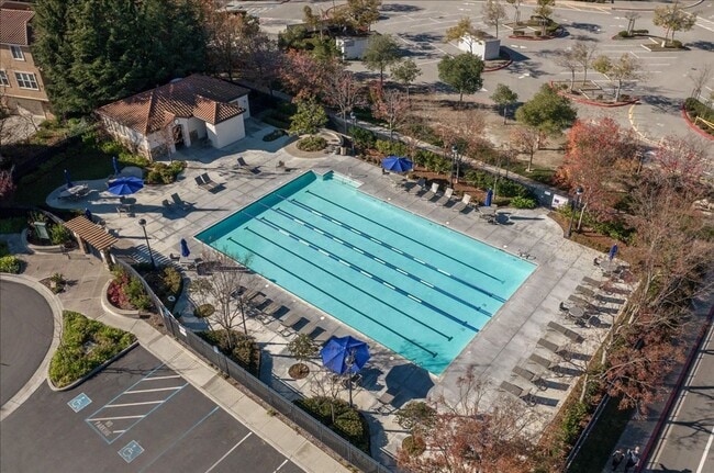 Building Photo - UPGRADED HOME IN HIGHLY CENTRAL SETTING.  RARE 3-BED/3-BATH FLOOR PLAN!