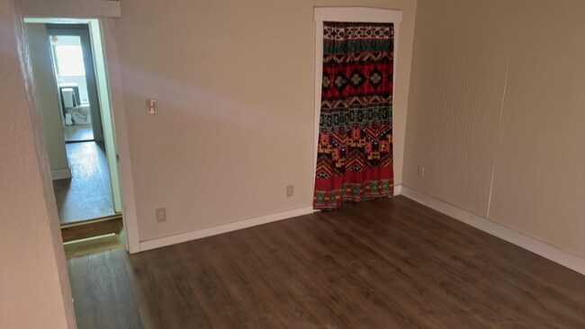 Building Photo - 143 Martz Ave