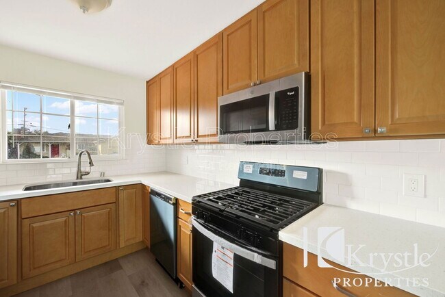 Building Photo - 126 Violet Dr