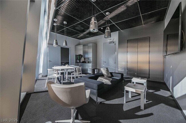 Building Photo - 3722 S Las Vegas Blvd