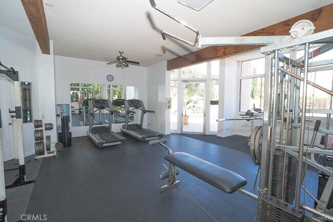 Building Photo - 322 Miraleste Dr
