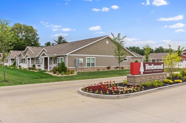 Building Photo - Redwood Groveport