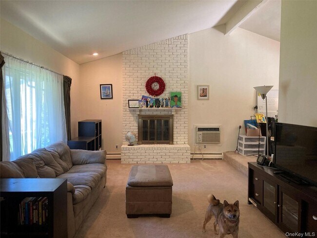 Building Photo - 5 Carry Ct