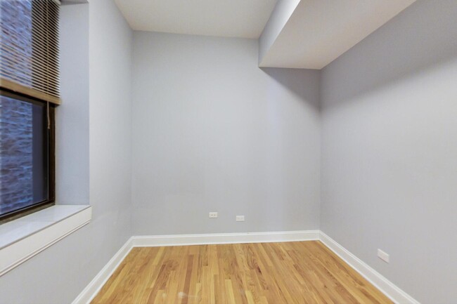 Building Photo - 2323 W Taylor St