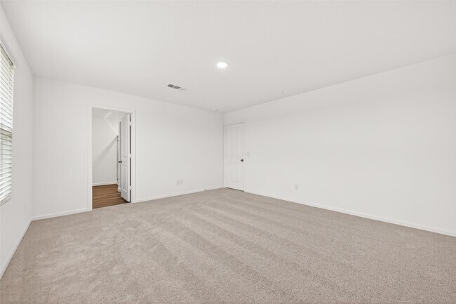 Building Photo - 8347 Vacek Xing Wy