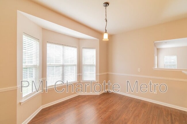 Building Photo - 2068 White Cedar Ln
