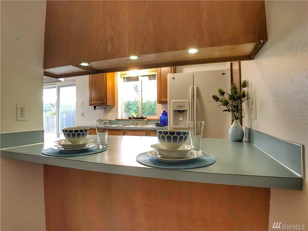 Kitchen nook (fridge since replaced) - 1803 E Fox Hill St