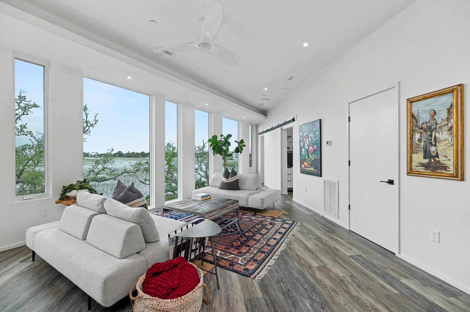 Living Area - 2179 Sol Legare Rd