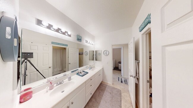 Building Photo - Charming 3 bed 2 bath Home in Fairway Cany...