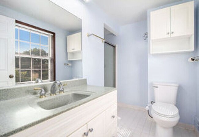 Building Photo - 6609 Merrick Dr