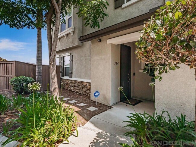 Building Photo - 425 S Meadowbrook Dr