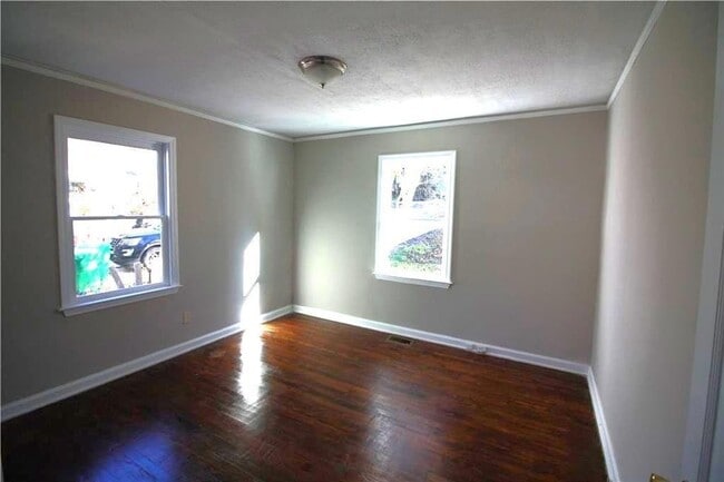 Building Photo - 1040 Shepherds Ln NE