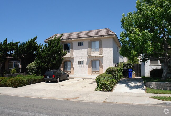 Primary Photo - 830-838 Sapphire St