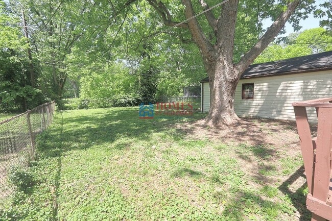 Building Photo - Three bedroom House | Two Bathroom