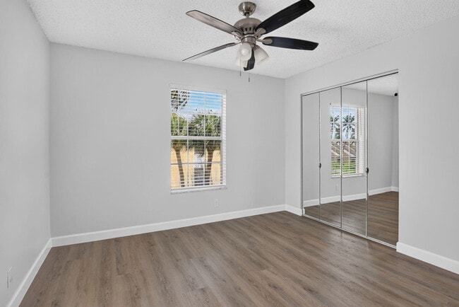 Building Photo - 6323 La Costa Dr