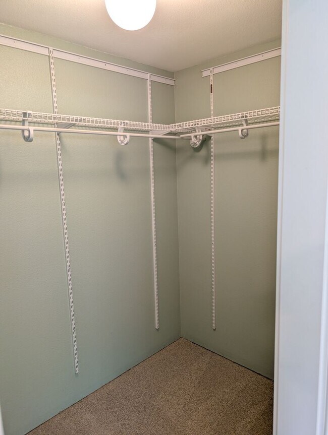 Building Photo - 4 Bed/2.5 Bath Multnomah Village Stunner w...