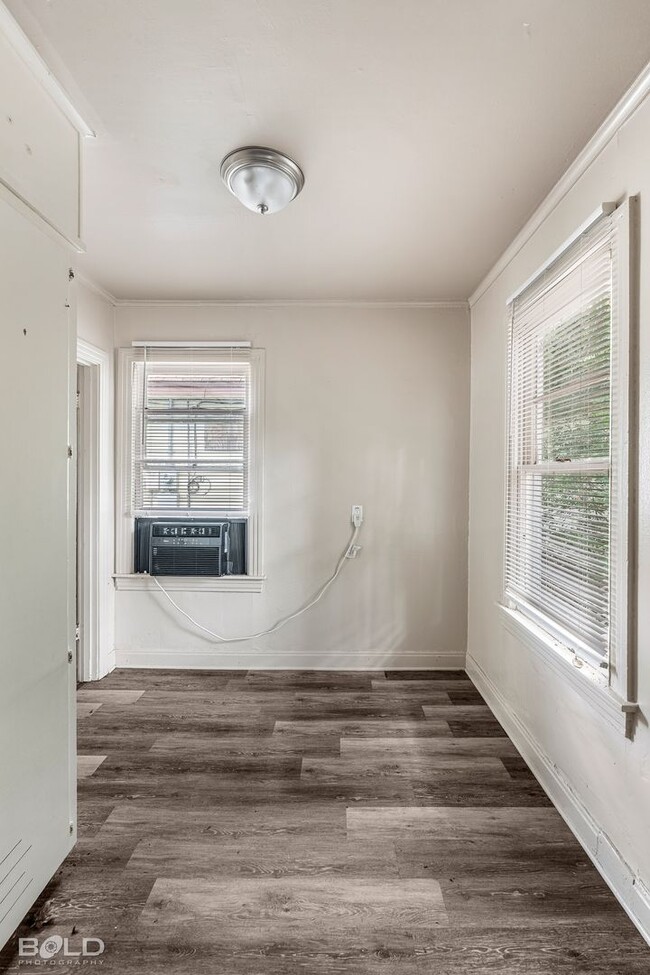 Building Photo - 3920 Huston St