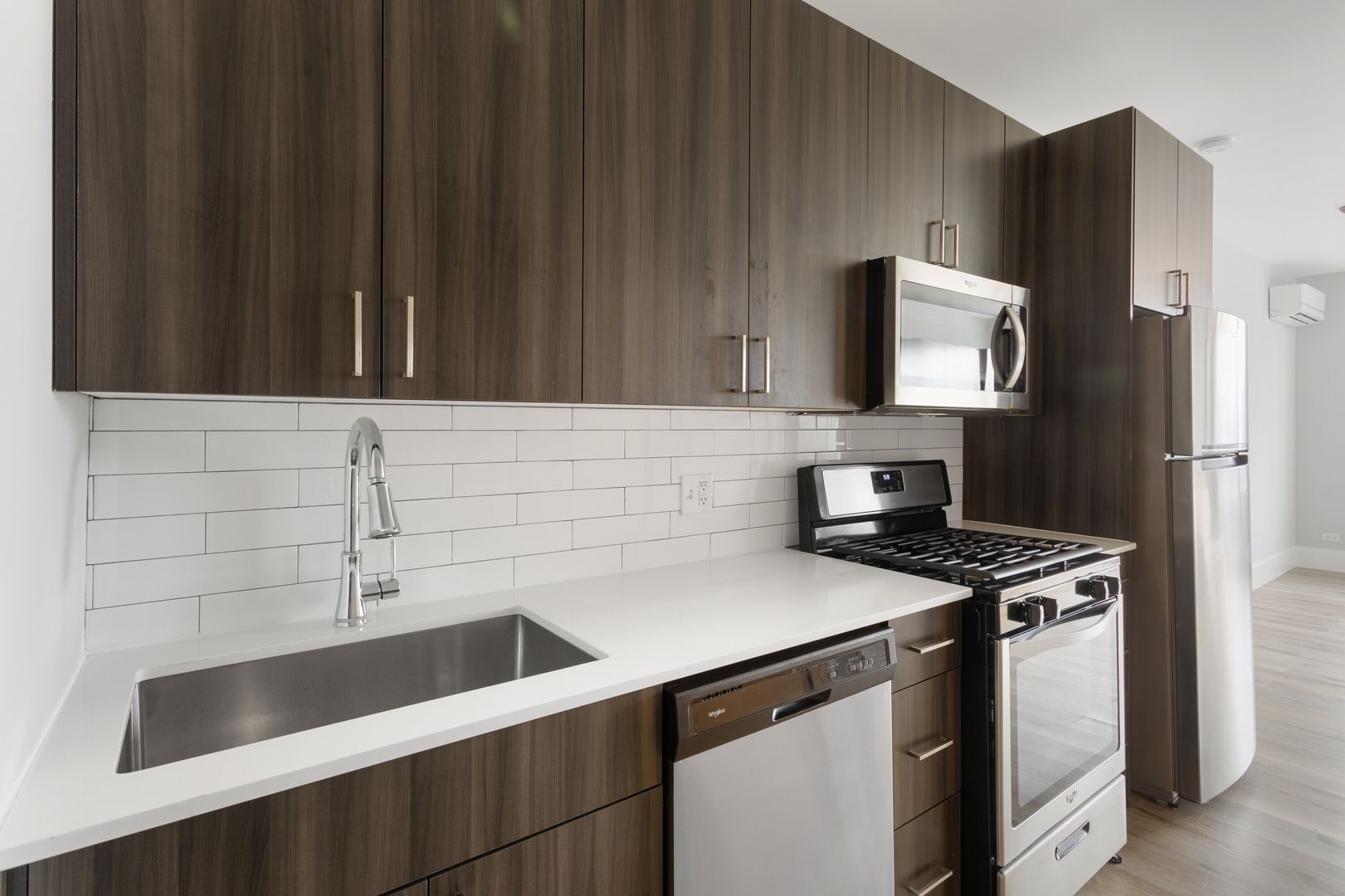 Building Photo - 1517 W Howard St