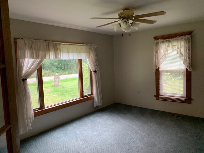 Building Photo - 1064 fisher rd