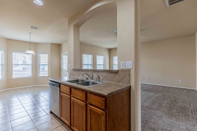Building Photo - 906 Ashbury Bluff