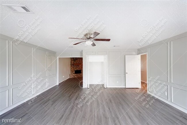 Building Photo - 704 Lynne Ln