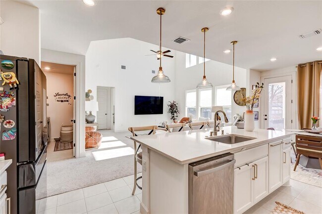 Building Photo - 133 Goshen Dr