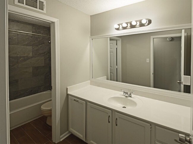 Building Photo - 3 Bedroom with Bonus, 2.5 Bathroom Near Lo...