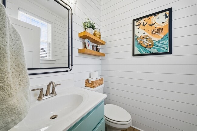 Building Photo - 9610 7th Bay St