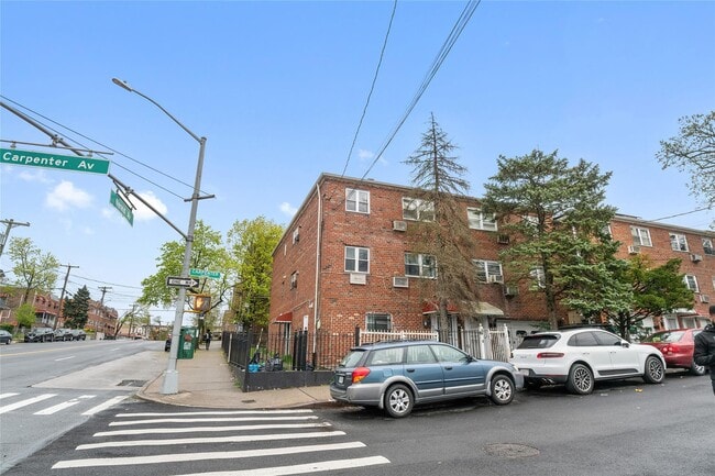 Building Photo - 4392 Carpenter Ave