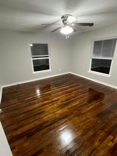 Building Photo - 1330 W Sears St