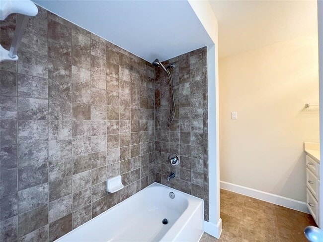 Building Photo - 11504 Main Pine Dr