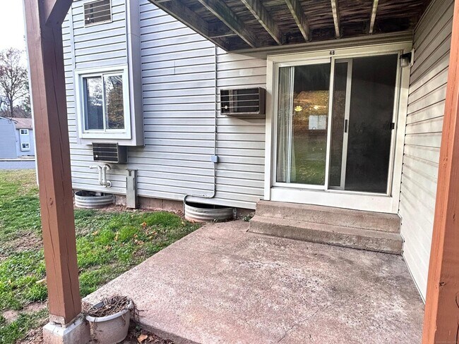 Building Photo - 4 Carillon Dr