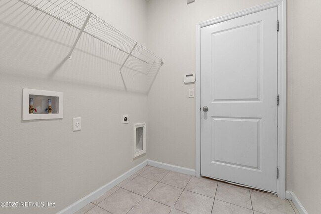 Building Photo - 5556 Kellar Cir