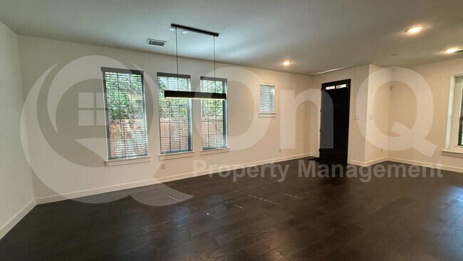 Building Photo - 872 TX-5