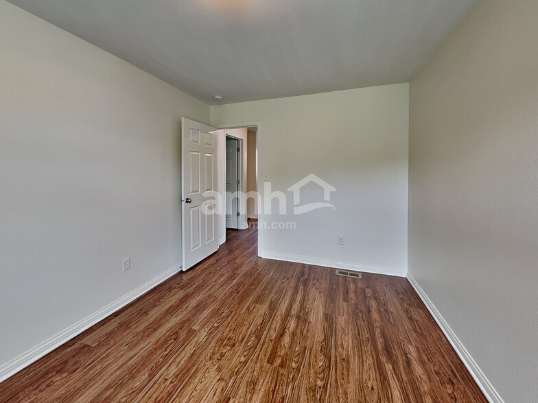 Building Photo - 953 Dorothy Dr