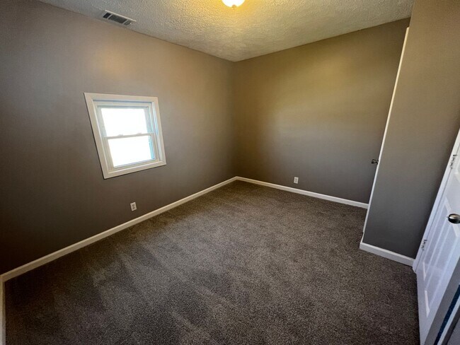 Building Photo - Cozy 3 Bedroom Home in Council Bluffs!