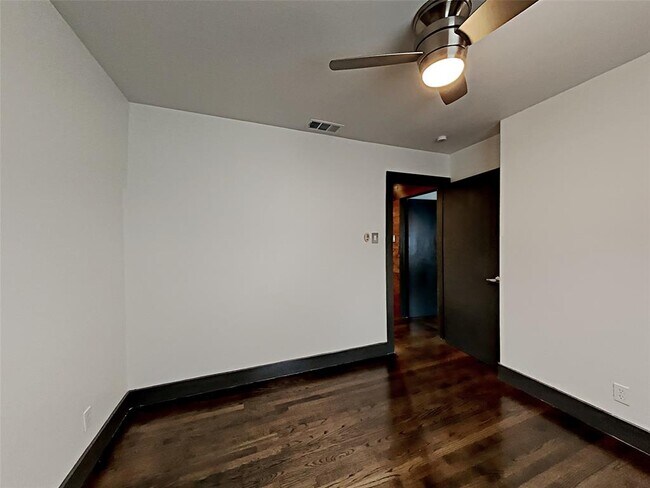 Building Photo - 2307 Cardinal Ln