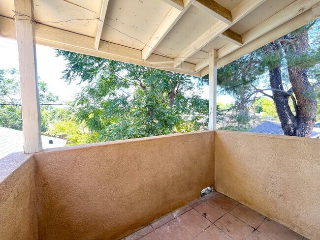 Building Photo - 1629 Kendall Dr