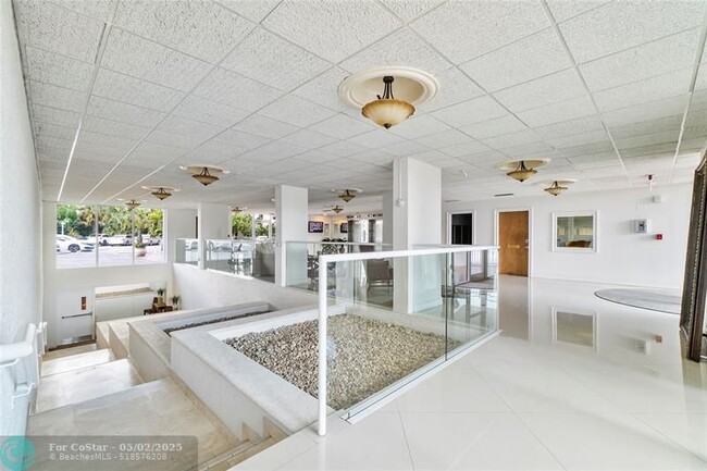 Building Photo - 2715 N Ocean Blvd