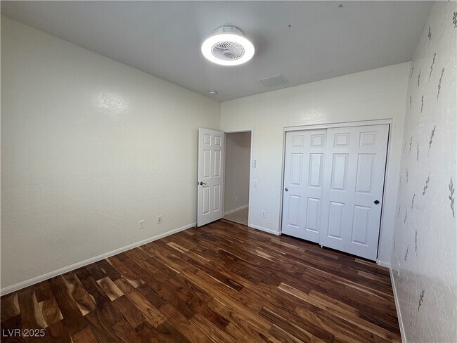 Building Photo - 2739 Mintlaw Ave