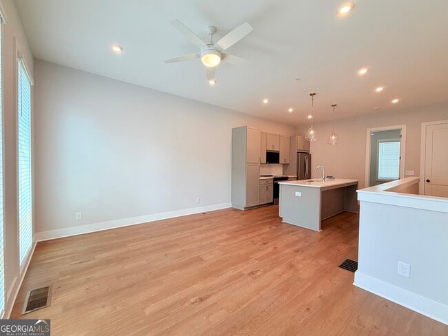 Building Photo - 988 Bibbs Circle NW