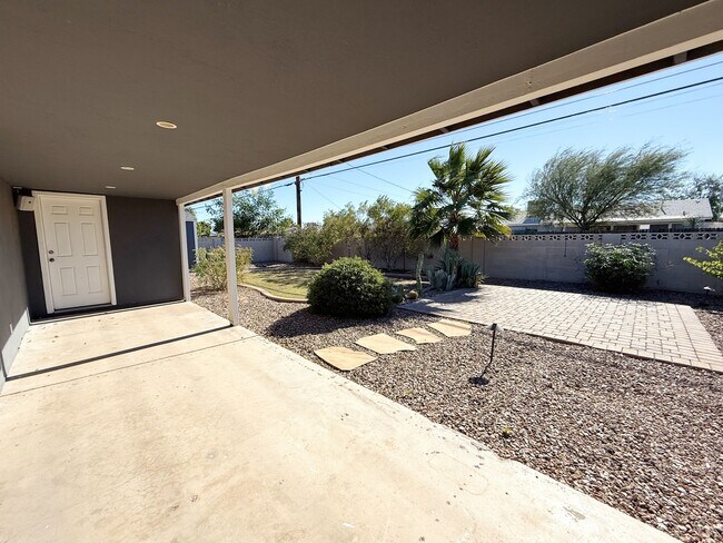 Building Photo - 7413 E Roosevelt St