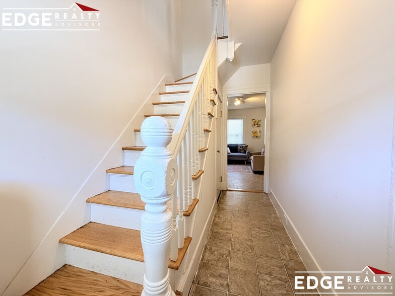 Building Photo - 33R Winship Pl