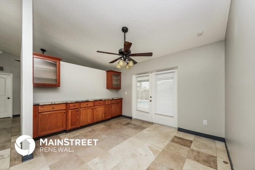 Building Photo - 637 Regency Way