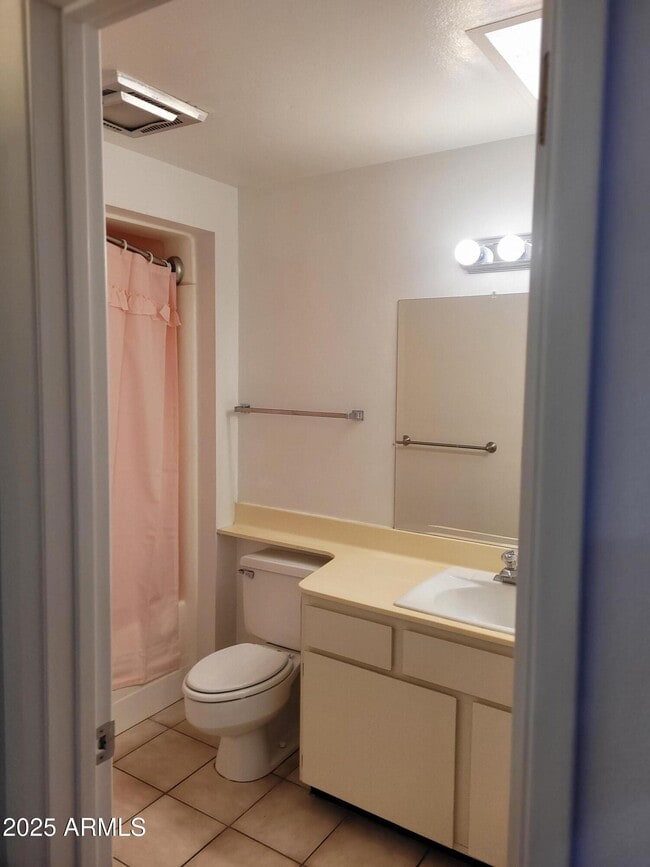 Building Photo - 10060 W Royal Oak Rd