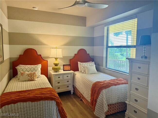 Building Photo - 9735 Acqua Ct